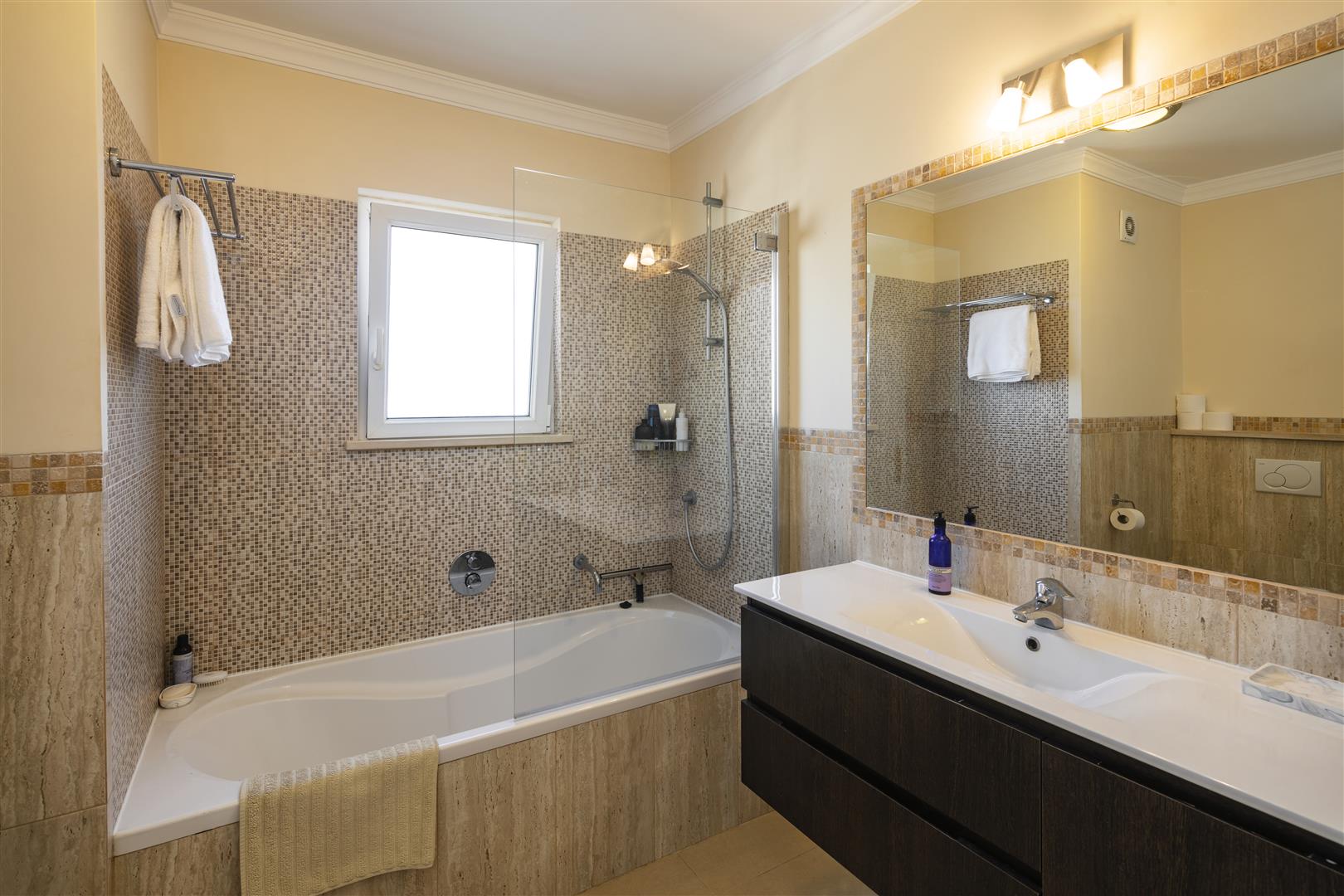 Praia da Luz, Algarve Sadler's Property